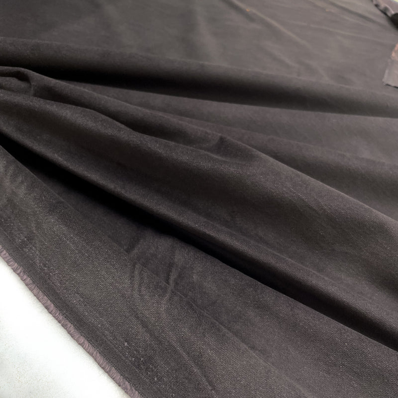 Velvet fabric Palatine Grey, to find now on en.tessuti.fr