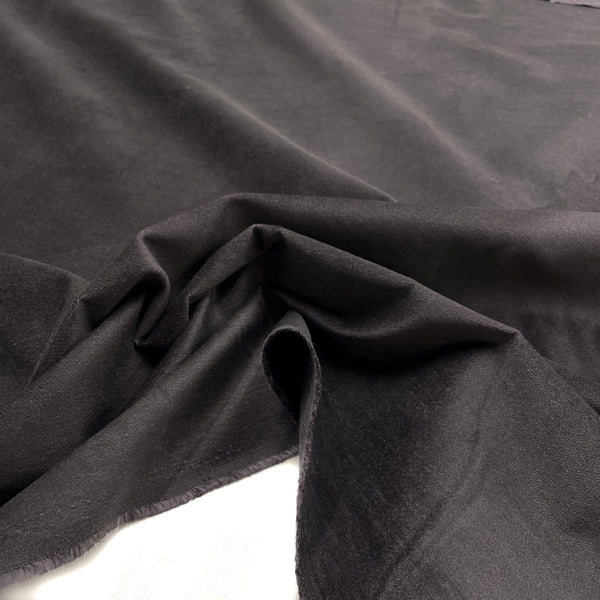 Velvet fabric Palatine Grey, to find on en.tessuti.fr